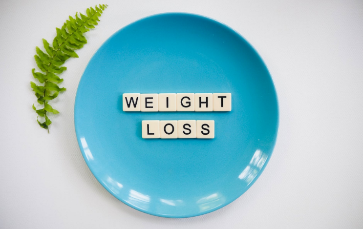 a blue weight loss plate