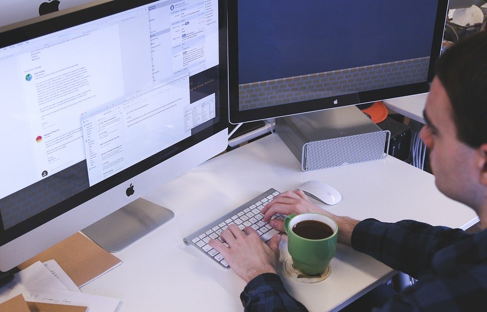 a student submitting assignment online